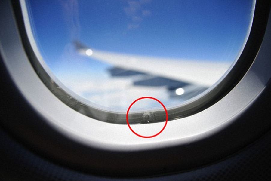 People are only just discovering why airplane windows have tiny holes? 4