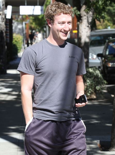 Here's the reason why Mark Zuckerberg wears a gray t-shirt to work every day 4