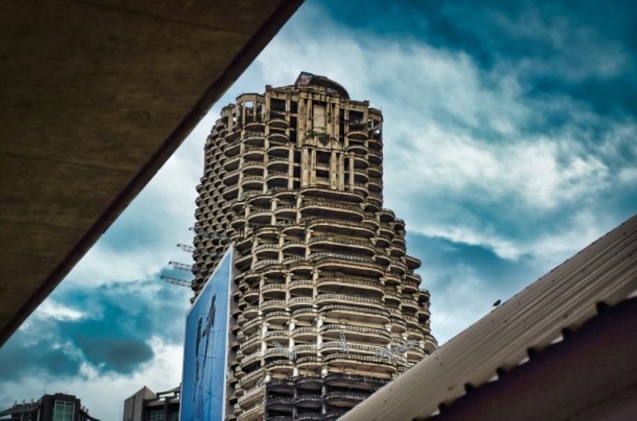 'Ghost Tower' skyscraper worth £40 million has been vacant for 26 years and has never had a resident live there 1