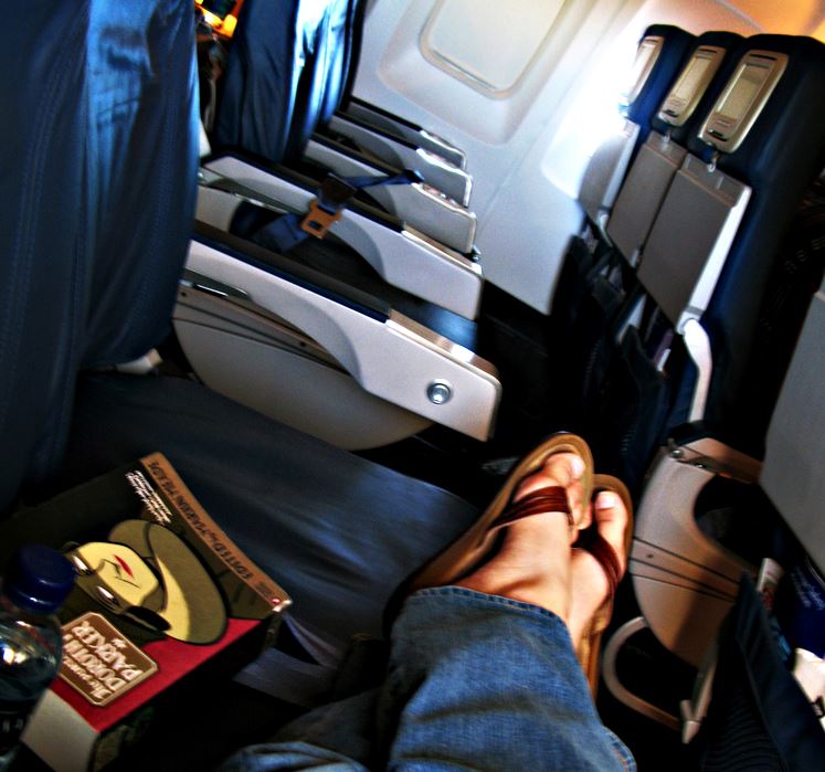 Flight attendants explained why you should never wear flip-flops or Crocs on a plane 5