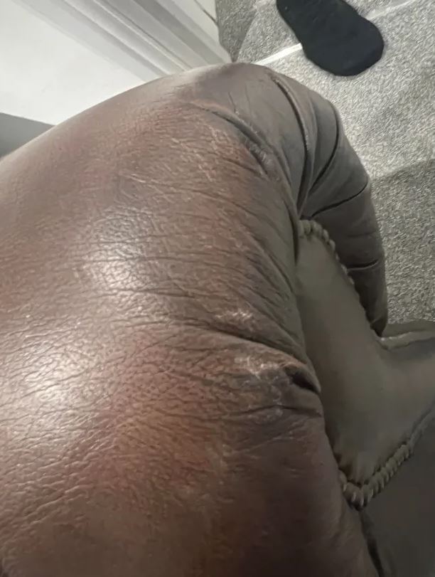 Homeowners' fury after 'delivery drivers leave new £2,000 leather sofa in stairs & damage walls’ 6