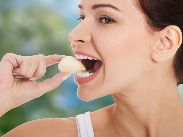 Why do doctors recommend eating garlic every day? 4