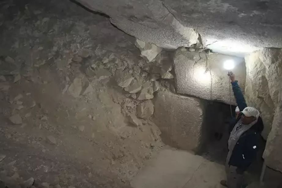 Scientists discovered Long-Lost Chambers inside the 4,400-year-old Great Pyramid of Giza 4