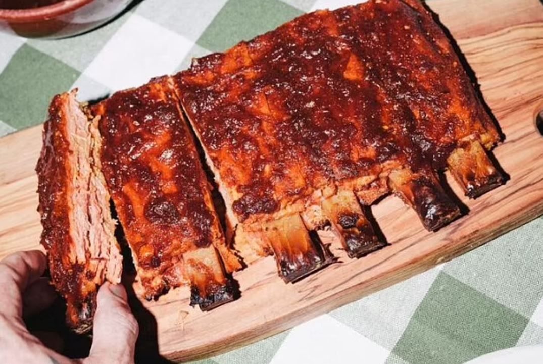 Meat eaters baffled by the World's first plant-based rib rack 1