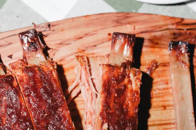 Meat eaters baffled by the World's first plant-based rib rack 3