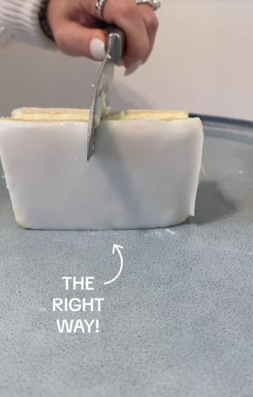 People stunned to discover they've been cutting vanilla slices the 'wrong' way for years 3 People stunned to discover they've been cutting vanilla slices the 'wrong' way for years 3