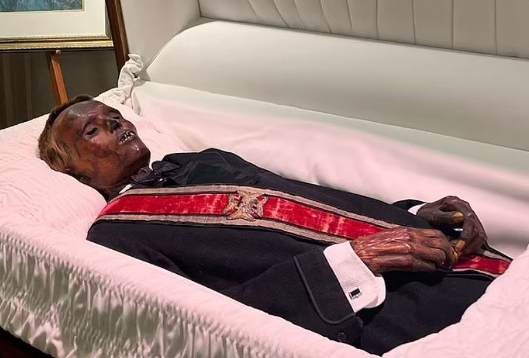  'Stoneman Willie', the Oldest mummy in the US, finally gets a proper burial after 128 years in a funeral home 2