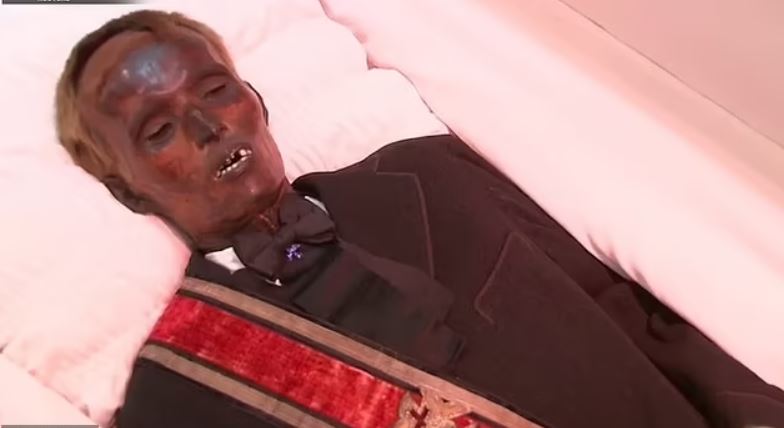  'Stoneman Willie', the Oldest mummy in the US, finally gets a proper burial after 128 years in a funeral home 3