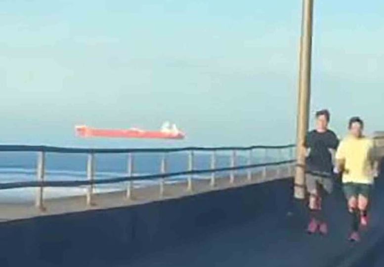  Ship appears to be sailing across the sky in bizarre optical illusion 2