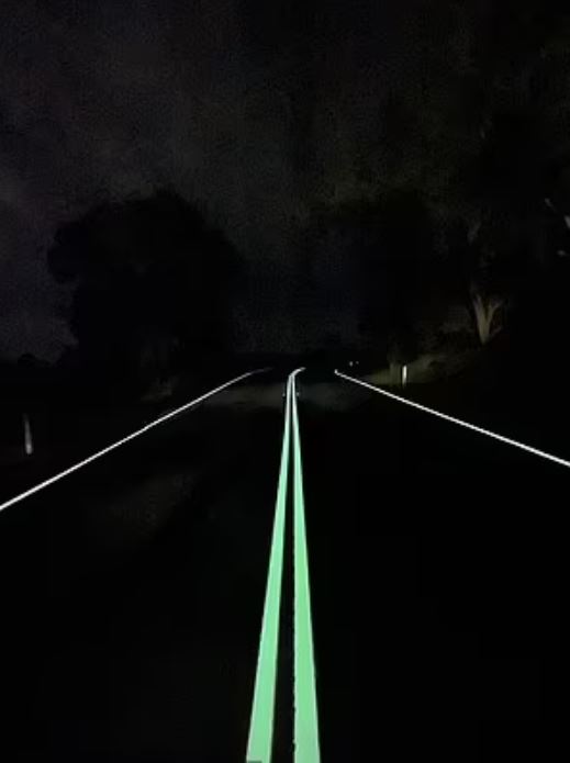 New glow in the dark road feature on road praised for being 'life-saving' 2