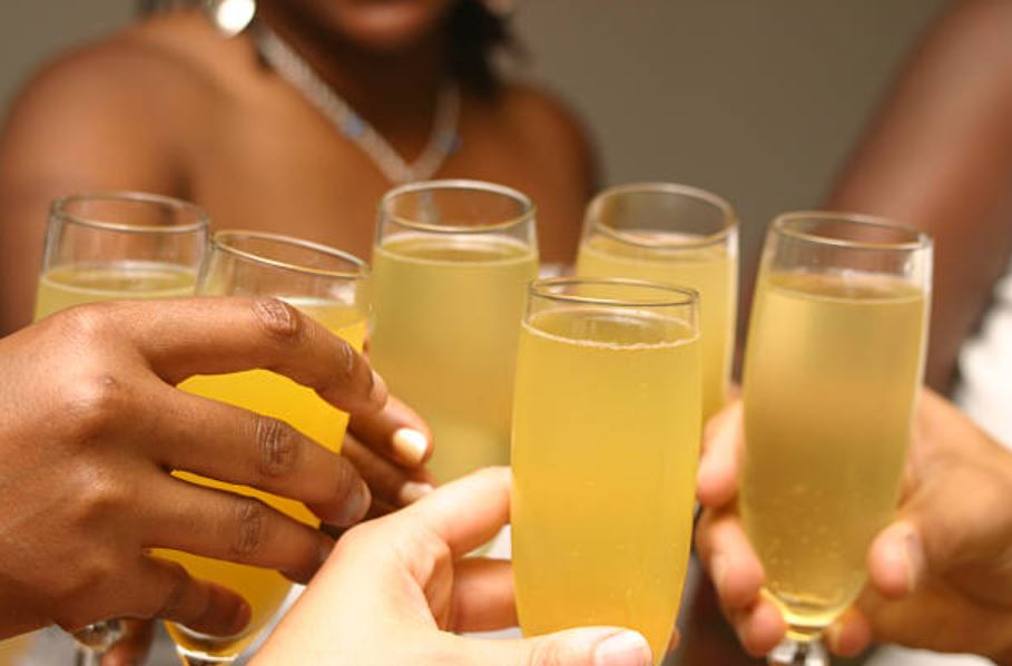 Restaurant charges ‘vomit fee’ for customers who drink too many mimosas 3