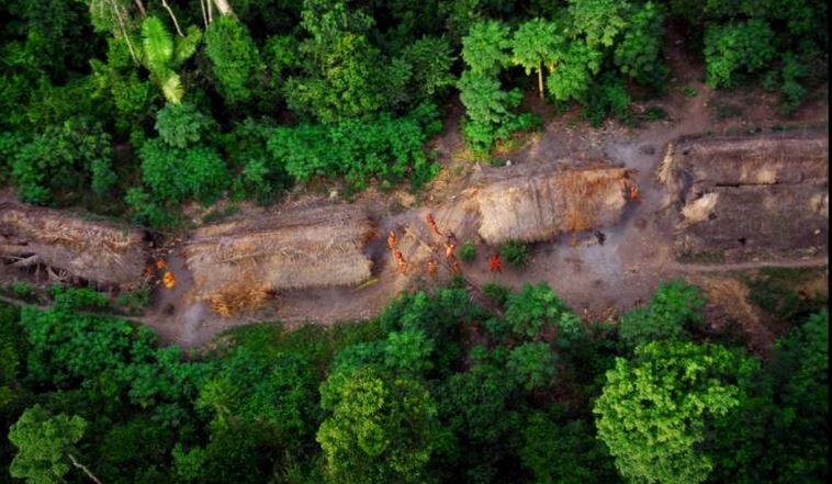 Drone footage captures incredibly rare images of tribe that has never had any contact with the outside world 6