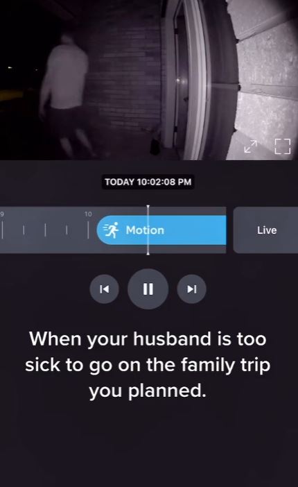 Woman catches her husband kissing his mistress thanks to the doorbell camera 2