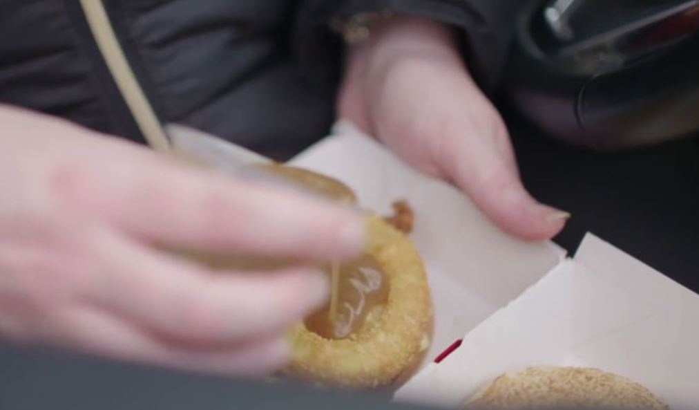 Fried chicken fans vow they’ll never eat it after KFC employee reveals how they make their iconic gravy 7