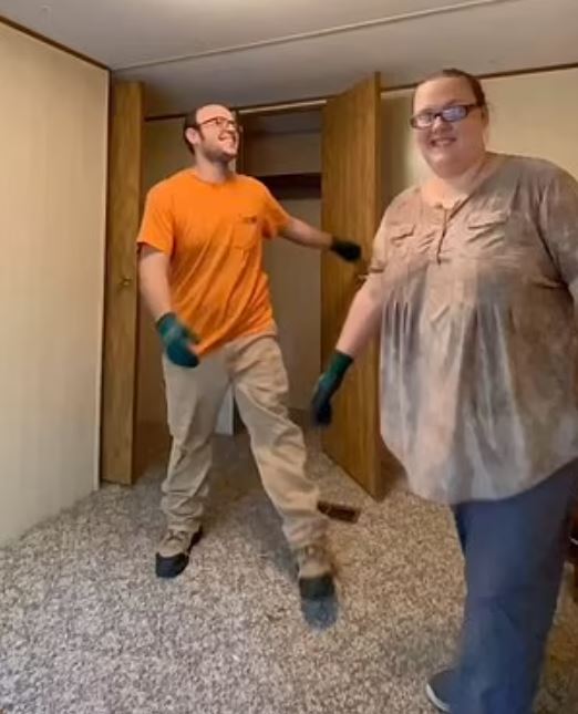 Couple buys an ABANDONED three-bedroom house for just $700 10