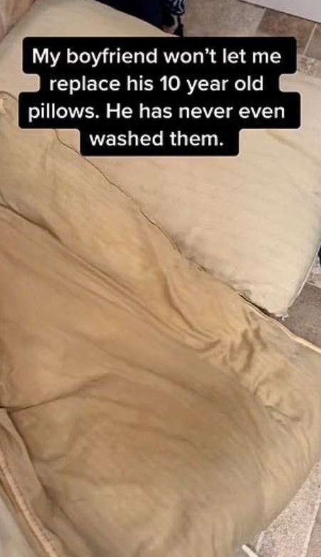 Woman washing her boyfriend's filthy pillows for the first time in 10 YEARS sparks social media reaction 1