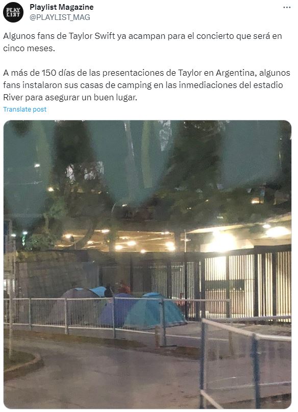 Taylor Swift fans have been camping outside a stadium to get the best spot for the idol's performance 3