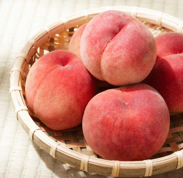 People are just discovering what the fuzzy stuff that grows on peaches actually is 4