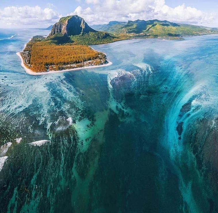 World's largest waterfall is actually underwater 2