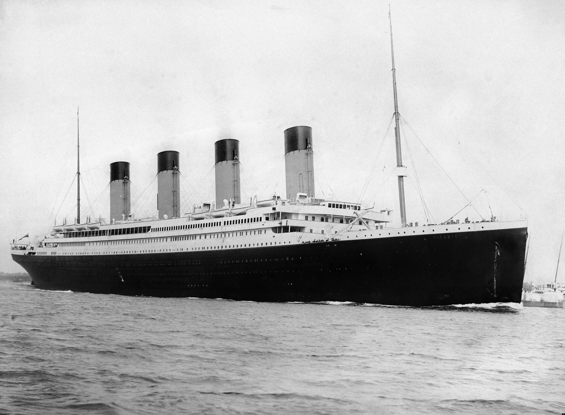 Rare Titanic first-class menu up for auction sheds 3