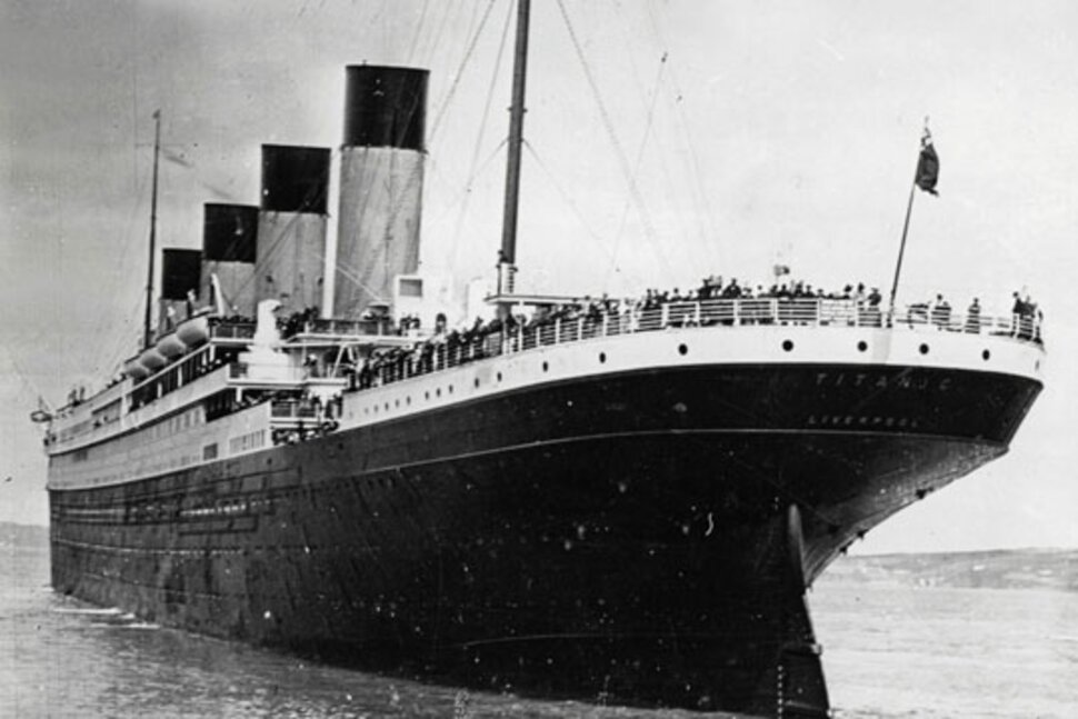 Rare Titanic first-class menu up for auction sheds 1