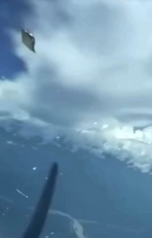 UFO footage: Fly saucer soaring ‘belly-out’ captured by pilot from the cockpit of the plane 5