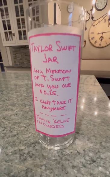 Man creates 'Taylor Swift jar' for his wife to pay fine whenever she mentions star's name 2