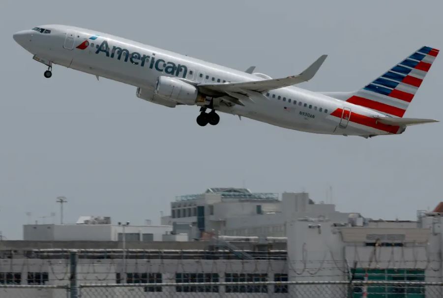 American Airlines passengers fed-up with first-class seats downgraded so off-duty pilots could sit 3