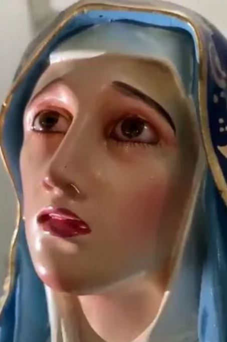 Real-life 'miracle' as Virgin Mary statue starts 'CRYING’ with tears rolling down her cheeks 4