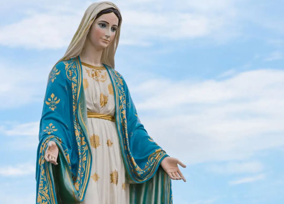 Real-life 'miracle' as Virgin Mary statue starts 'CRYING’ with tears rolling down her cheeks 5