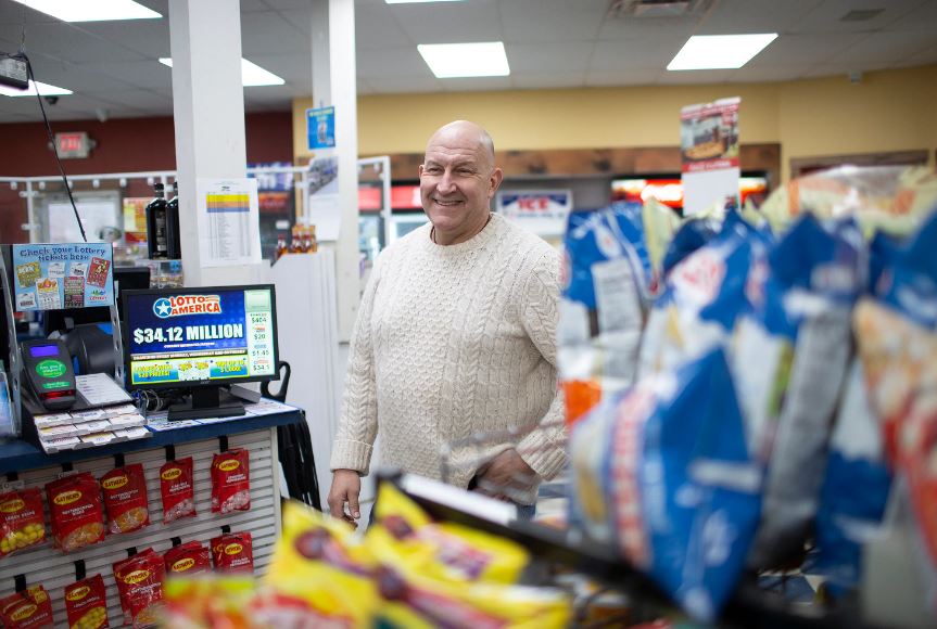 Man who won $1.35 billion lottery jackpot sues daughter’s mom for telling win to his family 2