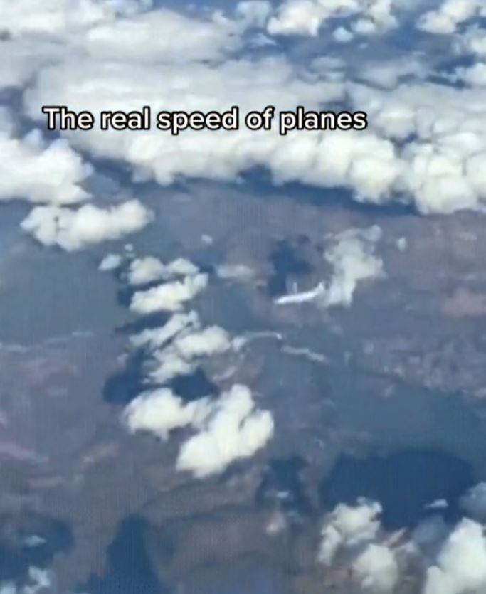 Amazing video shows 'the real speed of plane', leaving viewers stunned 1