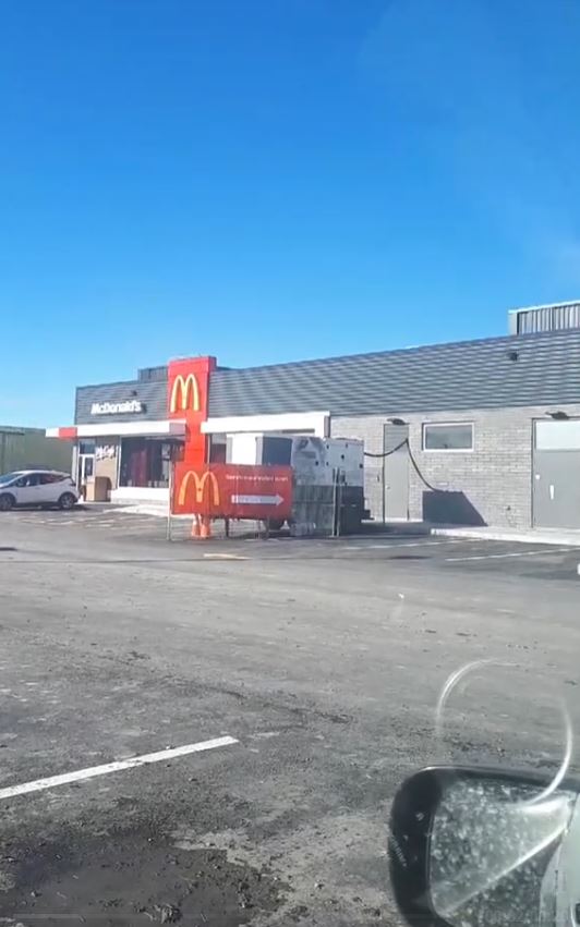 New McDonald’s opens in the middle of nowhere with no electricity, leaving viewers baffled 1