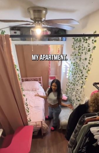 People stunned as New York woman showed off how claustrophobic her tiny $500-a-Month apartment is 1