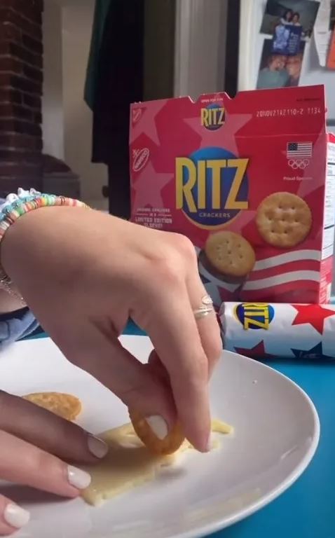 What the ridges on Ritz crackers are actually for 5