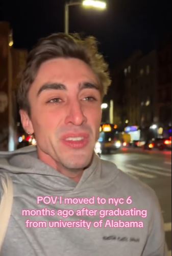 Influencer, with faux tears, mocks travelers who go to New York and claim it 'isn't like the movies at all' 3
