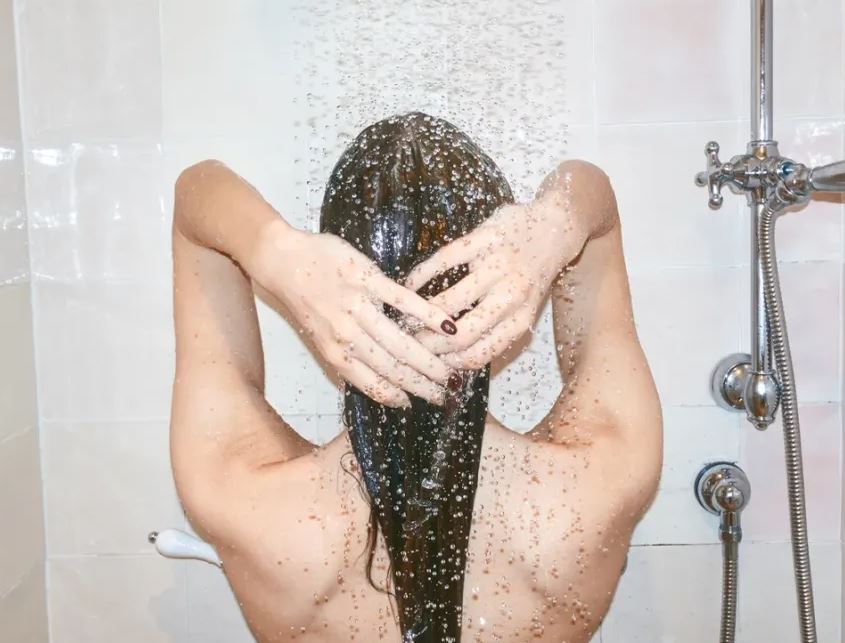 People baffled after influencer reveals the 'normal' way to shower 4