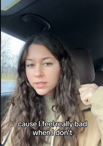 TikToker Abigail (@thenappinghouse_) questioned her followers in a widely shared video if it is appropriate for her to tip while getting takeout. Image Credits: @thenappinghouse_/Tiktok