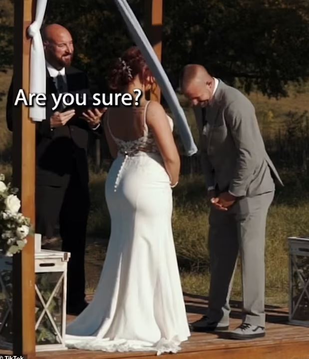 Groom's vows spark debate after telling bride that he promises to 'smack that a** every chance I get' 4