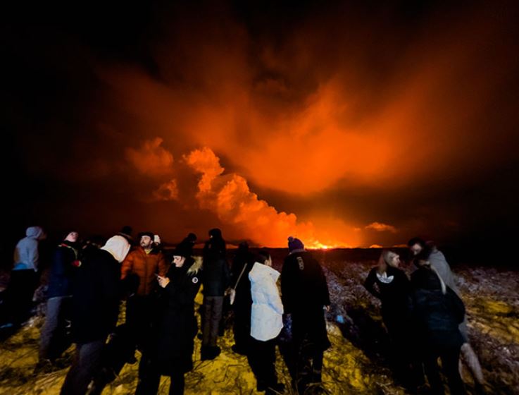 Thrillseekers ignored warnings and flocked to Iceland’s erupting Volcano 4