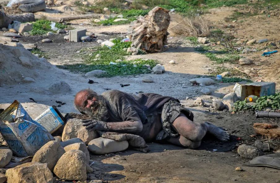 'World's dirtiest man', who went 60 YEARS without washing with water or soap 3