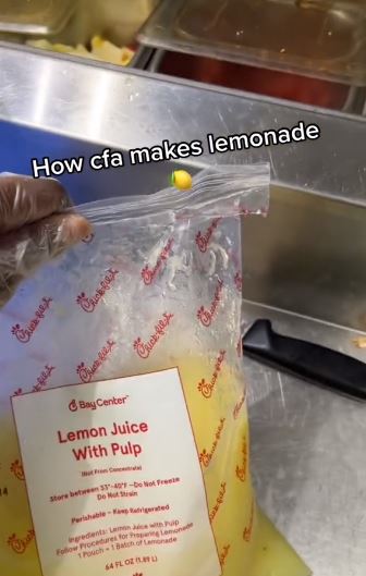 Lemonade enthusiasts vow to never order it after Chick-fil-A worker shares restaurant’s lemonade recipe 4