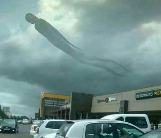 Shoppers scattered in terror after witnessing strange 'Harry Potter Dementor' figure appears in the sky 1