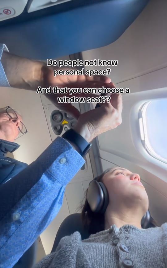 Passenger has worst nightmare after filming every window seat flyer 1