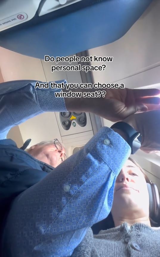 Passenger has worst nightmare after filming every window seat flyer 2