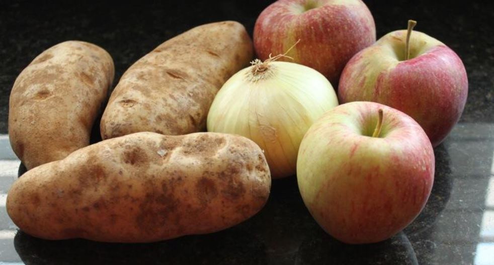 People are just discovering that without smell, apple, onion and potato have the same taste 1