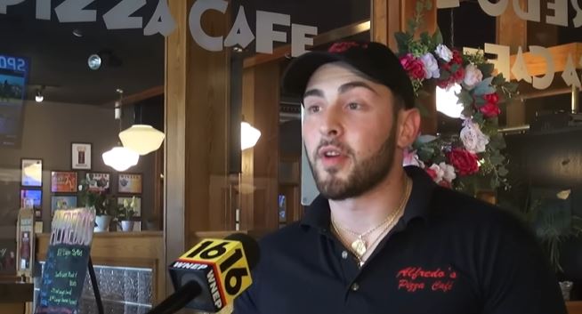 Restaurant sues customer who tips $3,000 to waitress for 13$ meal 4