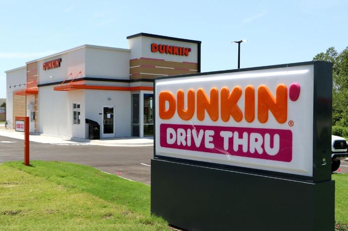 Dunkin faces lawsuit after allegedly charging extra $5 for non-dairy milk 3