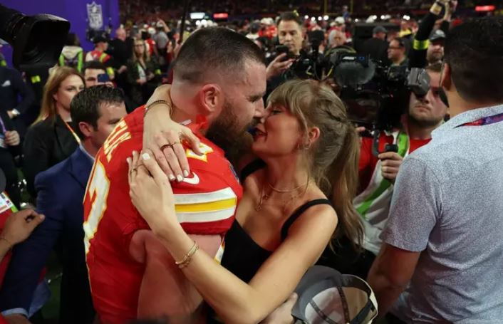 Taylor Swift fans call for breakup with Travis Kelce after his outburst at Super Bowl 3
