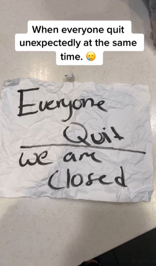  McDonald's workers all quit midway through shift with blunt note: 'Everyone quit, we're closed' 1